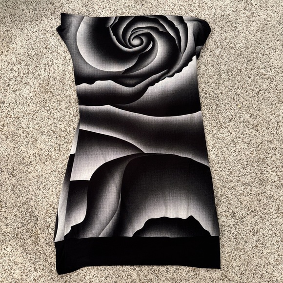 Chic Black and Gray Women's Mini Dress - Picture 1 of 4